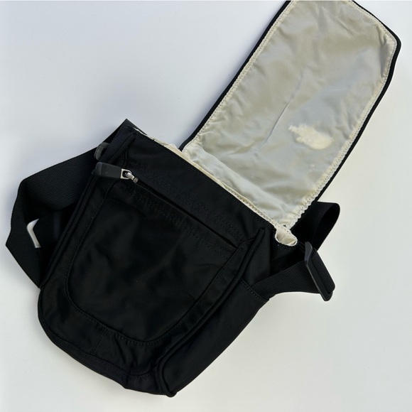 The North Face Crossbody Bag - Picture 3 of 4